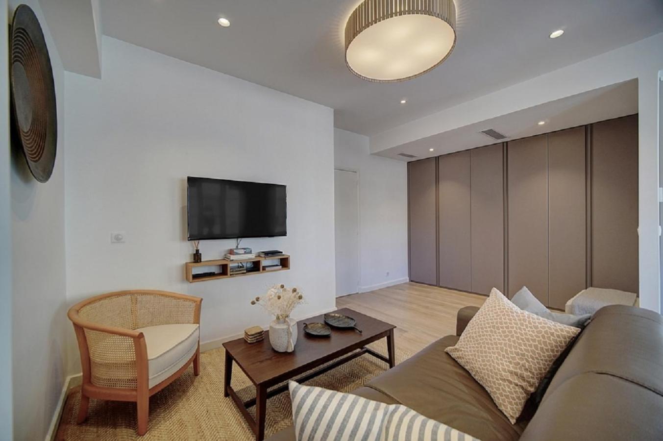 Magnifique 3 Pieces Renove Cannes Centre 'Banane' Avec Veranda ! A2B88 Eksteriør billede